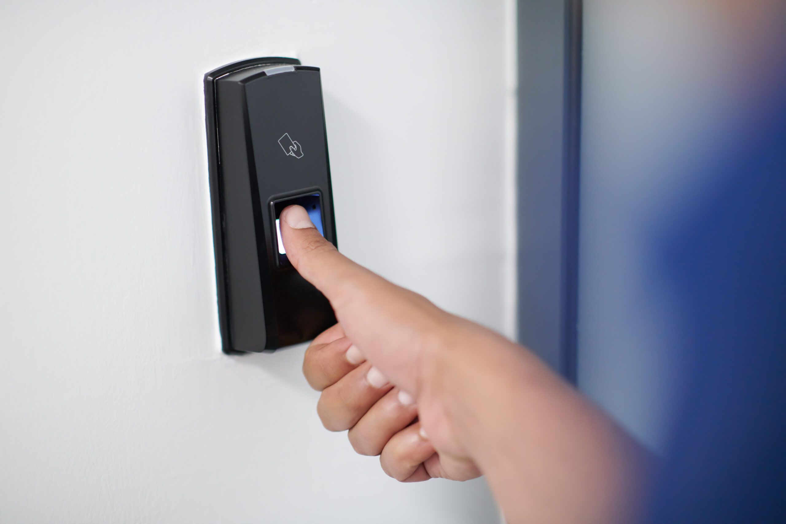 Read more about the article Keypad vs. Fingerprint Smart Locks: Which Works Best in Scottsdale?