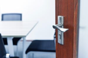 Read more about the article How Scottsdale Locksmiths Support Local Businesses